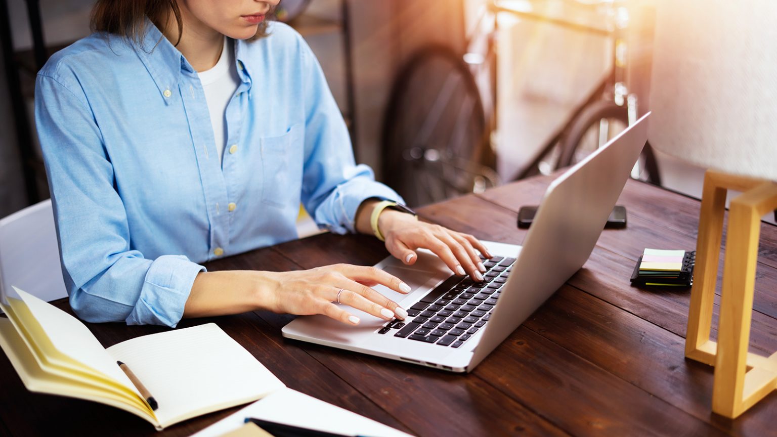 Tips Memanfaatkan Teknologi Kuliah Online Agar Belajar