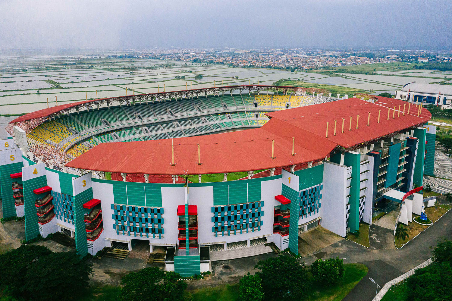 Stadion Gelora Bung Tomo, Jawa Timur